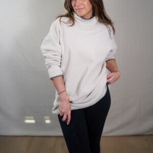 MWG Canada Fleece Mock Neck Pullover Cream Contrast Stitch – XL